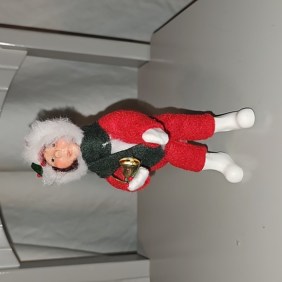 Byers Choice Other - Byers Choice Kindles figurine